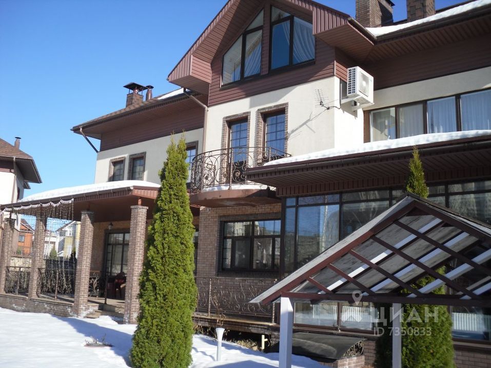 Футбольное поле, бассейн, бильярд. ТОП-5 самых дорогих коттеджей Нижнего Новгорода
8 Футбольное поле, бассейн, бильярд. ТОП-5 самых дорогих коттеджей Нижнего Новгорода
8