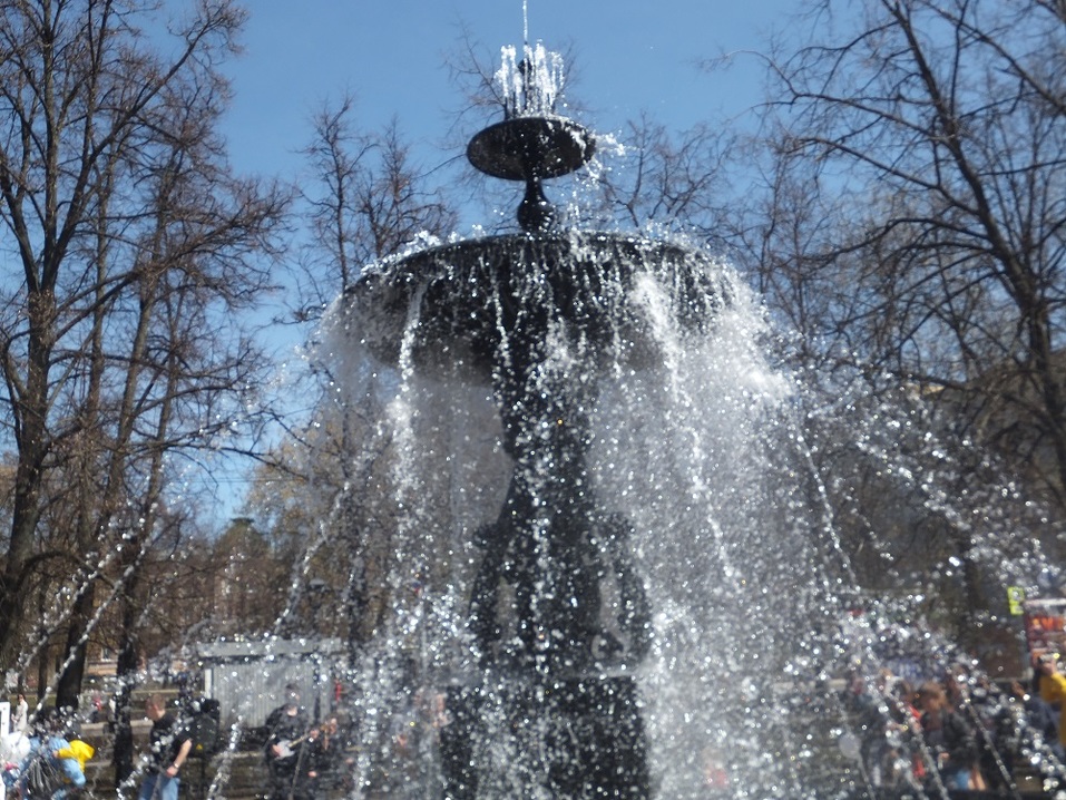 «В черном цвете». Как открывали центральный фонтан Нижнего Новгорода. ФОТО 5 «В черном цвете». Как открывали центральный фонтан Нижнего Новгорода. ФОТО 5
