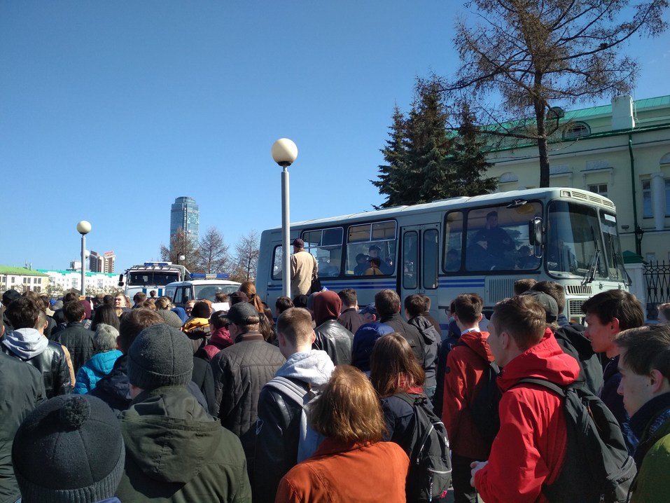 Как в России проходят акции протеста, организованные Навальным* перед инаугурацией Путина 2 Как в России проходят акции протеста, организованные Навальным* перед инаугурацией Путина 2