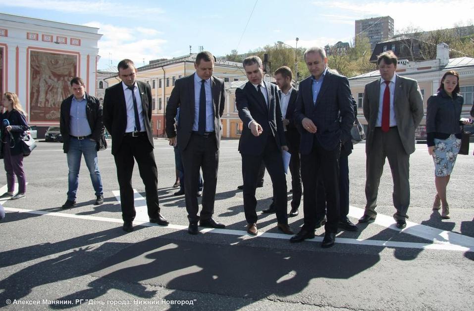 «Контроль за ремонтом дорог будет жестким». Мэр Нижнего Новгорода проверил ямочный ремонт 1 «Контроль за ремонтом дорог будет жестким». Мэр Нижнего Новгорода проверил ямочный ремонт 1