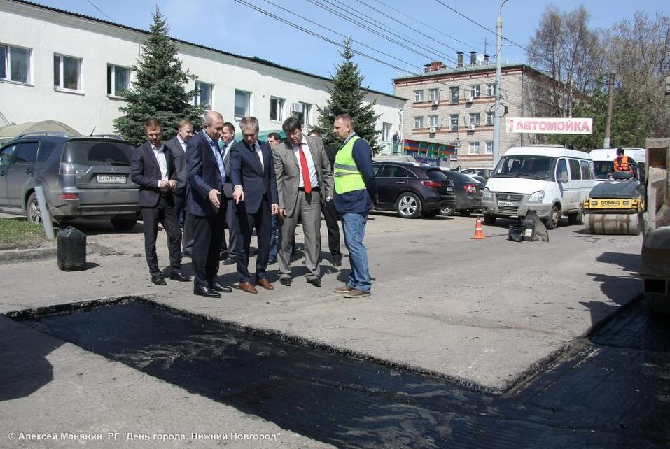 «Контроль за ремонтом дорог будет жестким». Мэр Нижнего Новгорода проверил ямочный ремонт 2 «Контроль за ремонтом дорог будет жестким». Мэр Нижнего Новгорода проверил ямочный ремонт 2