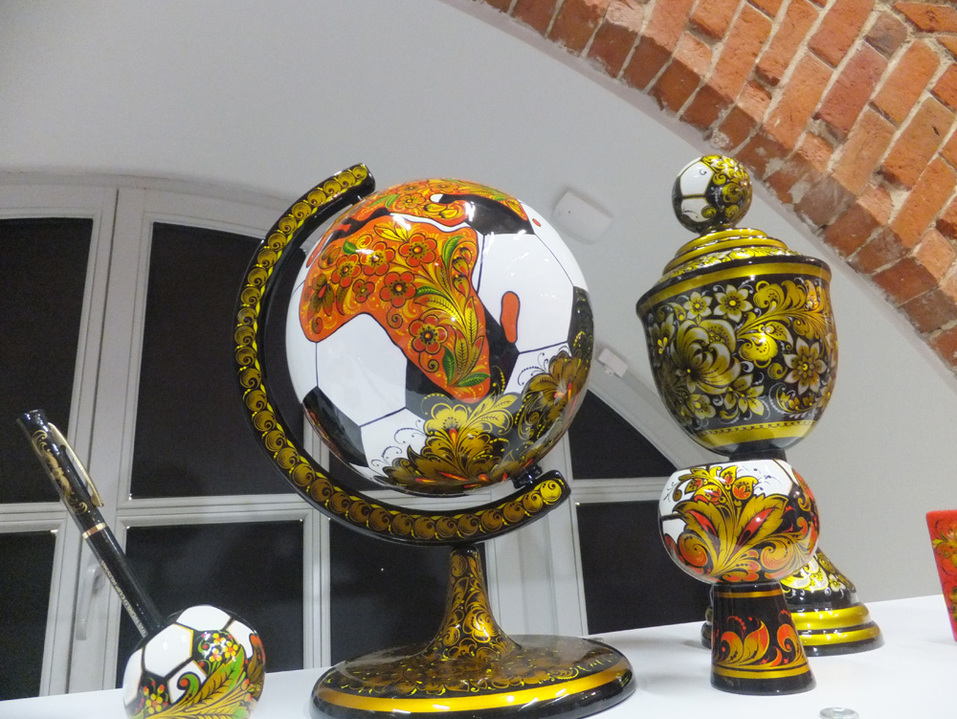 «Хохломская роспись» презентовала сувенирную продукцию к ЧМ-2018. ФОТОРЕПОРТАЖ 4 «Хохломская роспись» презентовала сувенирную продукцию к ЧМ-2018. ФОТОРЕПОРТАЖ 4