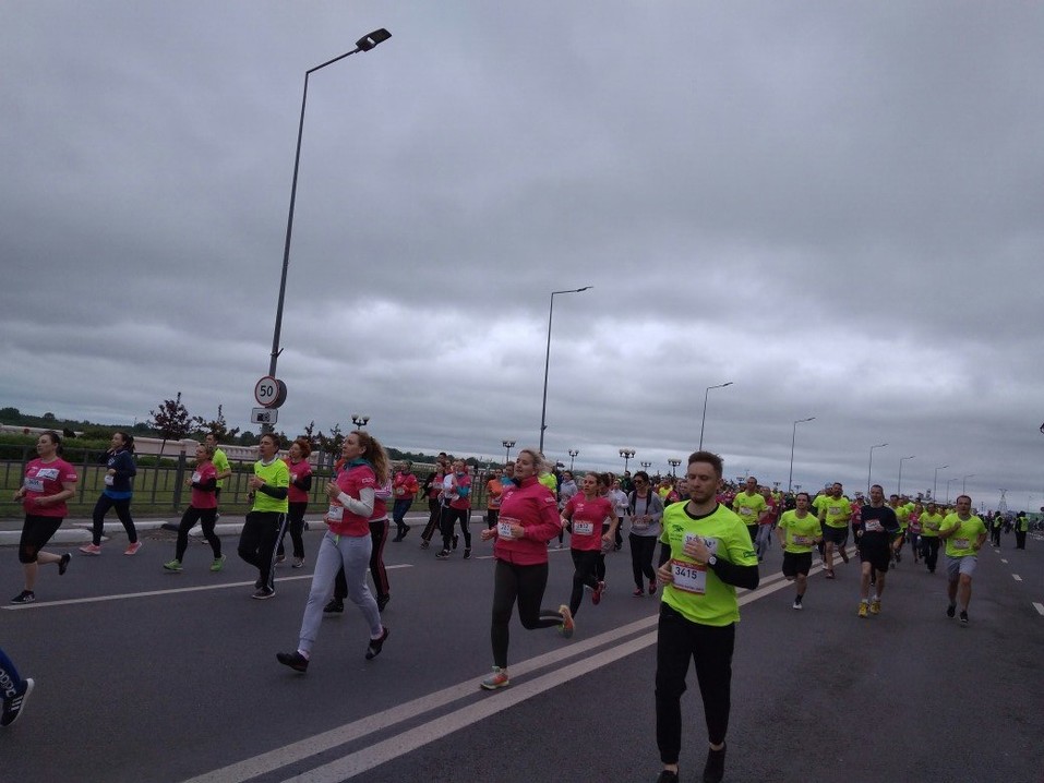 «Пыхтели, но бежали». В Нижнем Новгороде прошел четвертый полумарафон «Беги, герой!». ФОТО 3 «Пыхтели, но бежали». В Нижнем Новгороде прошел четвертый полумарафон «Беги, герой!». ФОТО 3