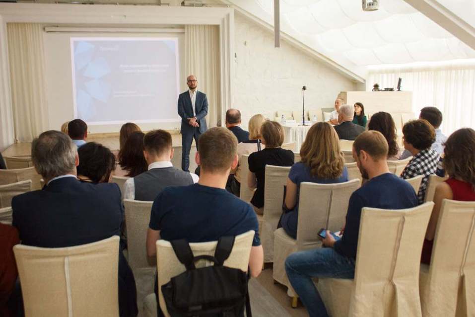 «Инвестировать в отдельные идеи, а не в рынок в целом». Советы новосибирских экспертов 11 «Инвестировать в отдельные идеи, а не в рынок в целом». Советы новосибирских экспертов 11