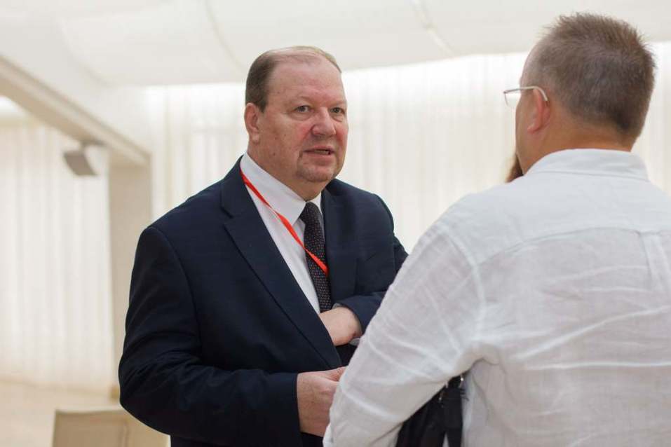 «Инвестировать в отдельные идеи, а не в рынок в целом». Советы новосибирских экспертов 10 «Инвестировать в отдельные идеи, а не в рынок в целом». Советы новосибирских экспертов 10