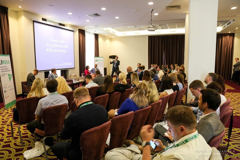 «Старые подходы безнадежно устарели». В Нижнем Новгороде обсудили будущее юриспруденции
8 «Старые подходы безнадежно устарели». В Нижнем Новгороде обсудили будущее юриспруденции
8