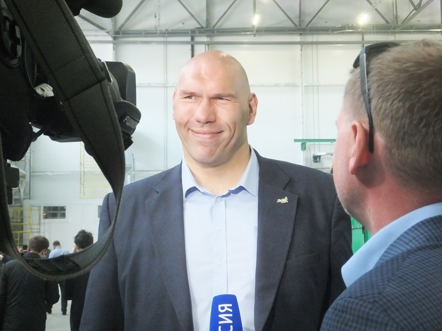 И Валуев там был. В Нижегородской области открыли комплекс по сортировке мусора. ФОТО 2 И Валуев там был. В Нижегородской области открыли комплекс по сортировке мусора. ФОТО 2