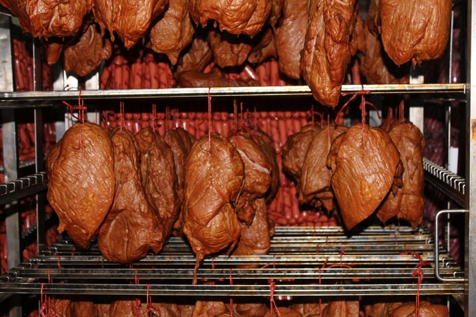 «Вред от колбасы и выбросов в центре Челябинска несопоставимы». Как производят мясо 7 «Вред от колбасы и выбросов в центре Челябинска несопоставимы». Как производят мясо 7