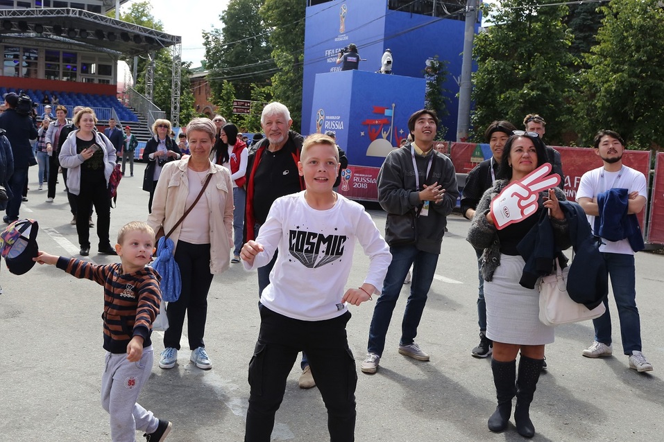 В Нижнем Новгороде начал свою работу Фестиваль болельщиков. ФОТО
4 В Нижнем Новгороде начал свою работу Фестиваль болельщиков. ФОТО
4