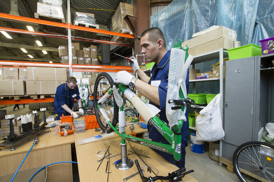 «Проверяю игрушки на внуке». Как «Сима-Ленд» производит мыльные пузыри и велосипеды 11 «Проверяю игрушки на внуке». Как «Сима-Ленд» производит мыльные пузыри и велосипеды 11