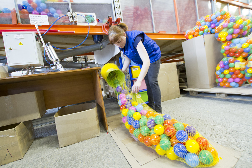 «Проверяю игрушки на внуке». Как «Сима-Ленд» производит мыльные пузыри и велосипеды 16 «Проверяю игрушки на внуке». Как «Сима-Ленд» производит мыльные пузыри и велосипеды 16