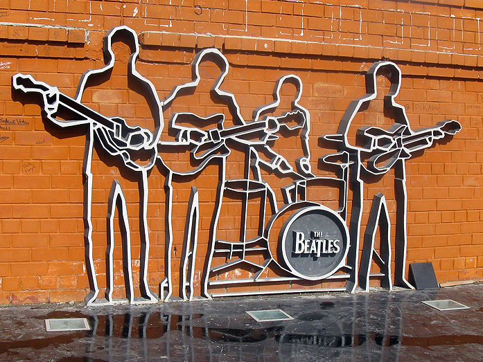 От Вики Цыгановой до Эмира Кустурицы. Кого послушать и куда сходить на Ural Music Night 2 От Вики Цыгановой до Эмира Кустурицы. Кого послушать и куда сходить на Ural Music Night 2