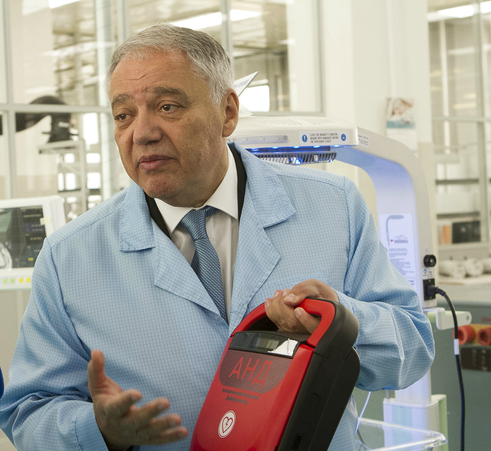 Как заработать на первой помощи. На улицах и в метро установят уральские дефибрилляторы 3 Как заработать на первой помощи. На улицах и в метро установят уральские дефибрилляторы 3