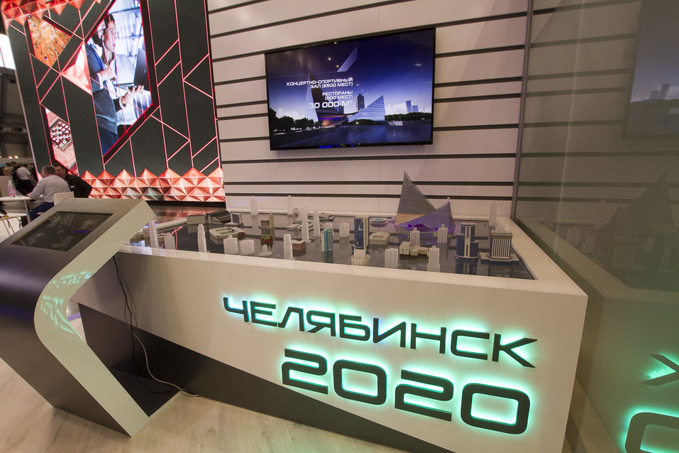 Роскошь РМК, тусовка ЧТПЗ и урбан-лавки. Каким Южный Урал выглядит на «Иннопроме» 4 Роскошь РМК, тусовка ЧТПЗ и урбан-лавки. Каким Южный Урал выглядит на «Иннопроме» 4