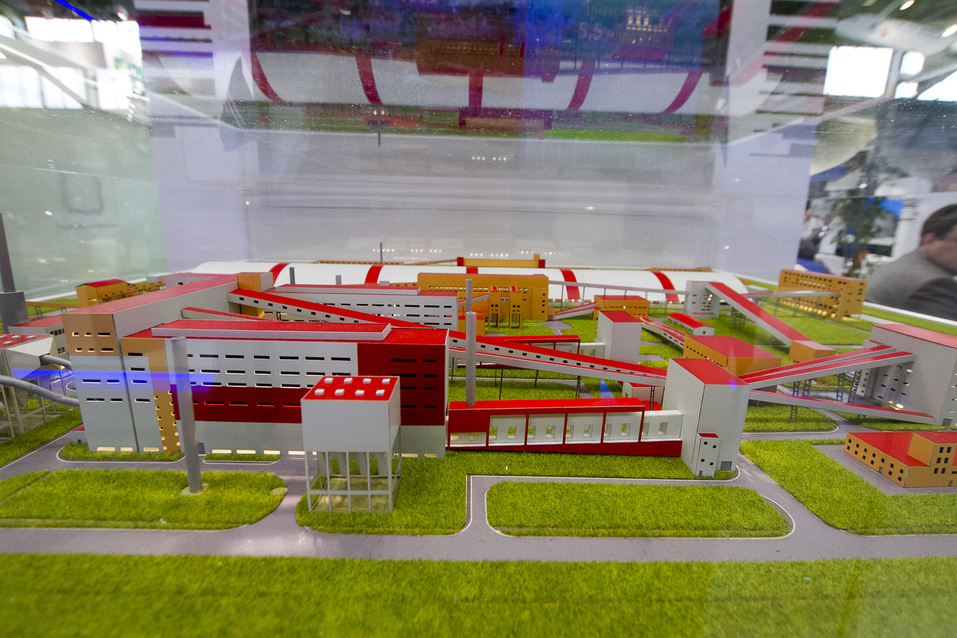 Роскошь РМК, тусовка ЧТПЗ и урбан-лавки. Каким Южный Урал выглядит на «Иннопроме» 13 Роскошь РМК, тусовка ЧТПЗ и урбан-лавки. Каким Южный Урал выглядит на «Иннопроме» 13