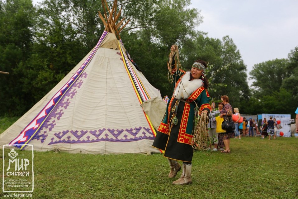 Драйв и дзен в Шушенском: зачем 30 тысяч человек поехали в глубинку
8 Драйв и дзен в Шушенском: зачем 30 тысяч человек поехали в глубинку
8