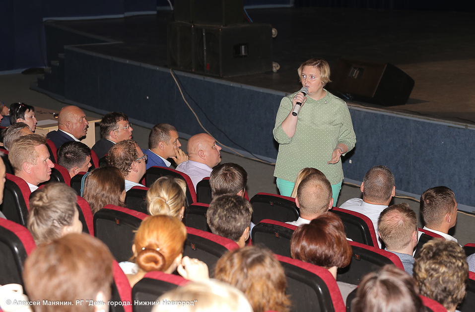 Маршрутная сеть, дороги, ветхий фонд. О чем говорил мэр Нижнего Новгорода с горожанами
1 Маршрутная сеть, дороги, ветхий фонд. О чем говорил мэр Нижнего Новгорода с горожанами
1