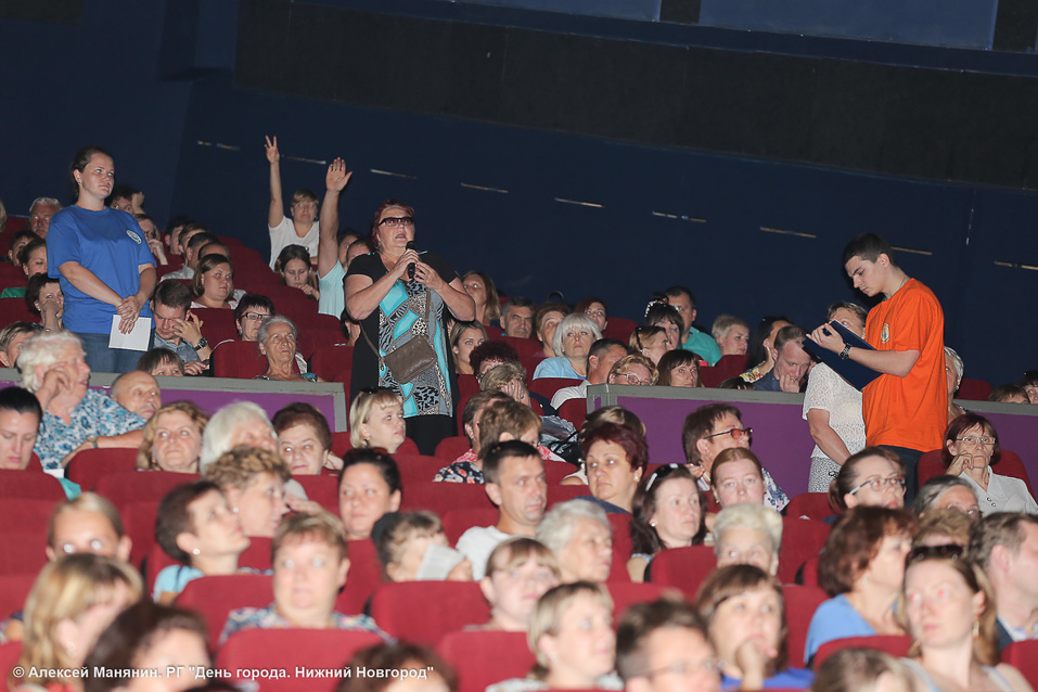 Маршрутная сеть, дороги, ветхий фонд. О чем говорил мэр Нижнего Новгорода с горожанами
3 Маршрутная сеть, дороги, ветхий фонд. О чем говорил мэр Нижнего Новгорода с горожанами
3