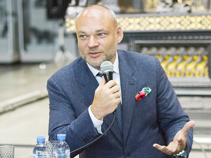 В Екатеринбург привезли картину «Купание красного коня» и серию экспонатов Третьяковки 2 В Екатеринбург привезли картину «Купание красного коня» и серию экспонатов Третьяковки 2