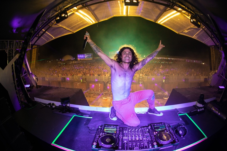 Под Нижним Новгородом завершился юбилейный фестиваль
Alfa Future People 2018
1 Под Нижним Новгородом завершился юбилейный фестиваль
Alfa Future People 2018
1