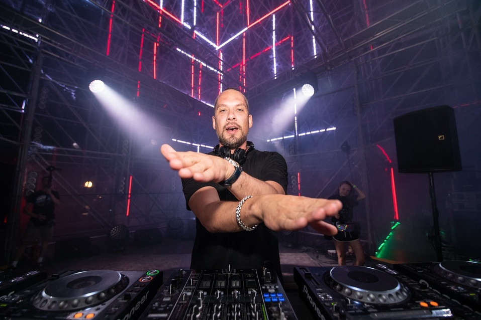 Под Нижним Новгородом завершился юбилейный фестиваль
Alfa Future People 2018
4 Под Нижним Новгородом завершился юбилейный фестиваль
Alfa Future People 2018
4