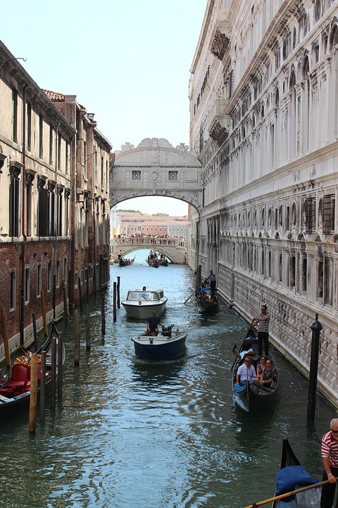 Увидеть Париж и умереть? Самые дорогие и самые дешевые города Европы. РЕЙТИНГ 1 Увидеть Париж и умереть? Самые дорогие и самые дешевые города Европы. РЕЙТИНГ 1