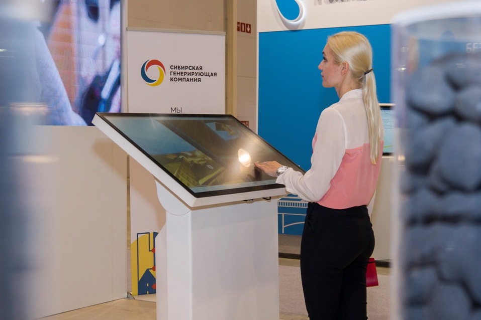 Врио Губернатора Новосибирской области Травников посетил стенд СГК на «Технопроме-2018» 2 Врио Губернатора Новосибирской области Травников посетил стенд СГК на «Технопроме-2018» 2