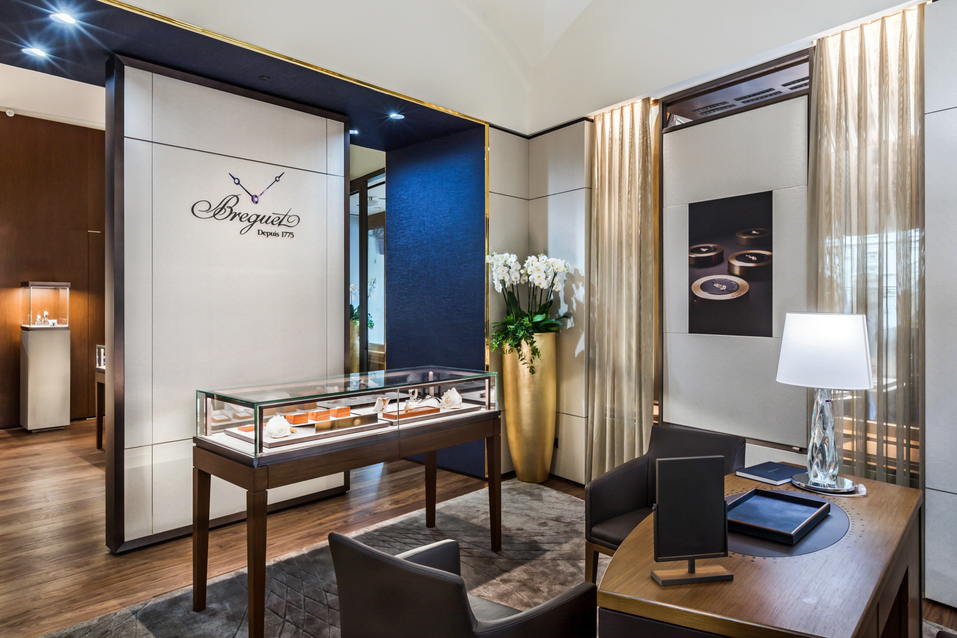 Высокое часовое искусство в России: магазин-музей Breguet в ГУМе 2 Высокое часовое искусство в России: магазин-музей Breguet в ГУМе 2