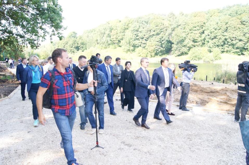 Мэр Нижнего Новгорода проинспектировал работы по благоустройству Щелоковского хутора 1 Мэр Нижнего Новгорода проинспектировал работы по благоустройству Щелоковского хутора 1
