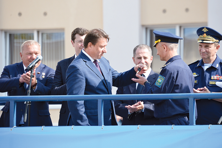 Попечительский совет подарил автобус Нижегородскому кадетскому корпусу 1 Попечительский совет подарил автобус Нижегородскому кадетскому корпусу 1