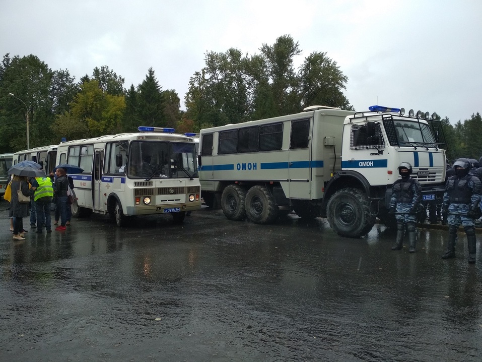 «Вы против своего народа!?» Как в России проходят акции протеста против пенсионной реформы 2 «Вы против своего народа!?» Как в России проходят акции протеста против пенсионной реформы 2