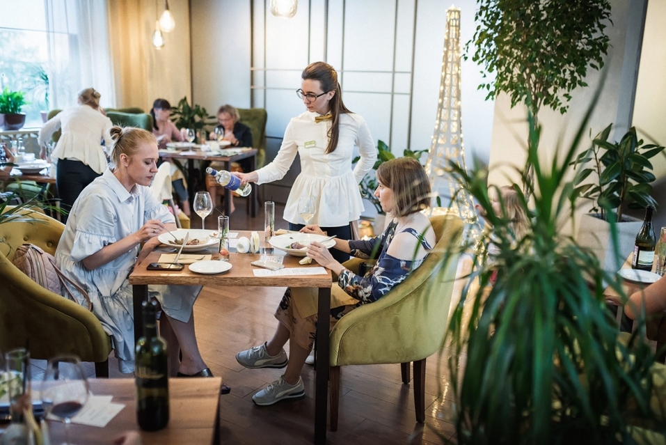 Стильное кафе с атмосферой лета и тепла, расположилось в самом центре нашего города 1 Стильное кафе с атмосферой лета и тепла, расположилось в самом центре нашего города 1