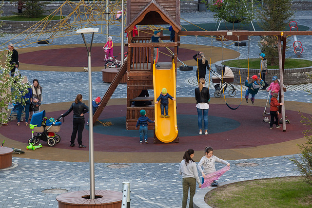 Дворы для детей и зеленые улицы. Когда в Екатеринбурге начнут строить дома, как в Европе? 6 Дворы для детей и зеленые улицы. Когда в Екатеринбурге начнут строить дома, как в Европе? 6