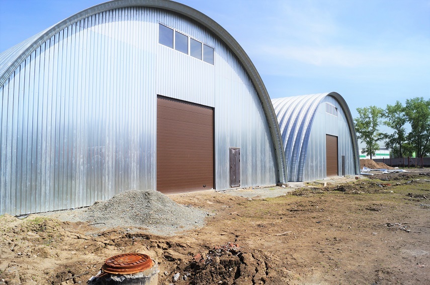 Напротив «Гиганта» на Мочищенском шоссе выросли шесть ангаров 1 Напротив «Гиганта» на Мочищенском шоссе выросли шесть ангаров 1