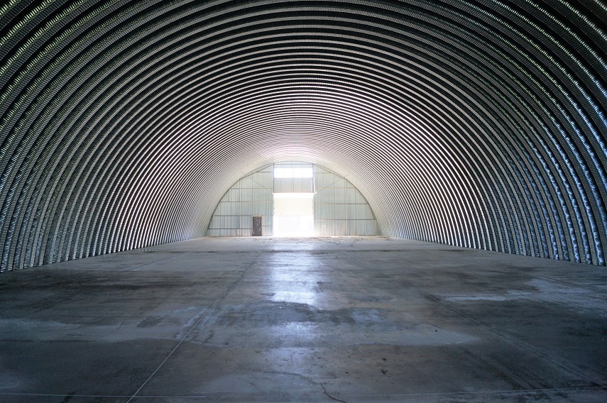 Напротив «Гиганта» на Мочищенском шоссе выросли шесть ангаров 2 Напротив «Гиганта» на Мочищенском шоссе выросли шесть ангаров 2