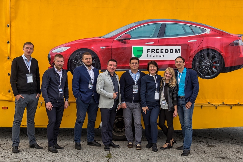 Tesla «Фридом Финанс» прошла тест-драйв в Новосибирске 17 Tesla «Фридом Финанс» прошла тест-драйв в Новосибирске 17