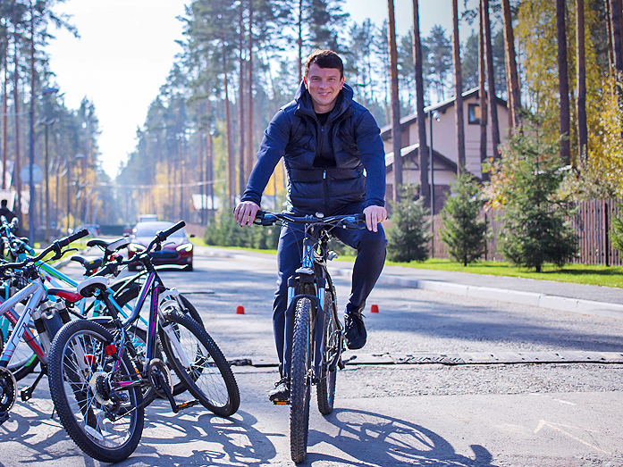«Дом в стиле шале посреди леса в 15 минутах от центра? Это реально» — Андрей Климанов 1 «Дом в стиле шале посреди леса в 15 минутах от центра? Это реально» — Андрей Климанов 1