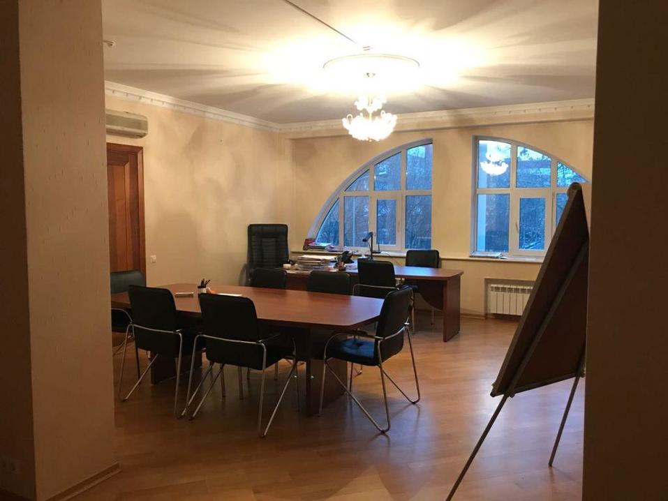 Челябинская область не может продать особняк в Москве
1 Челябинская область не может продать особняк в Москве
1