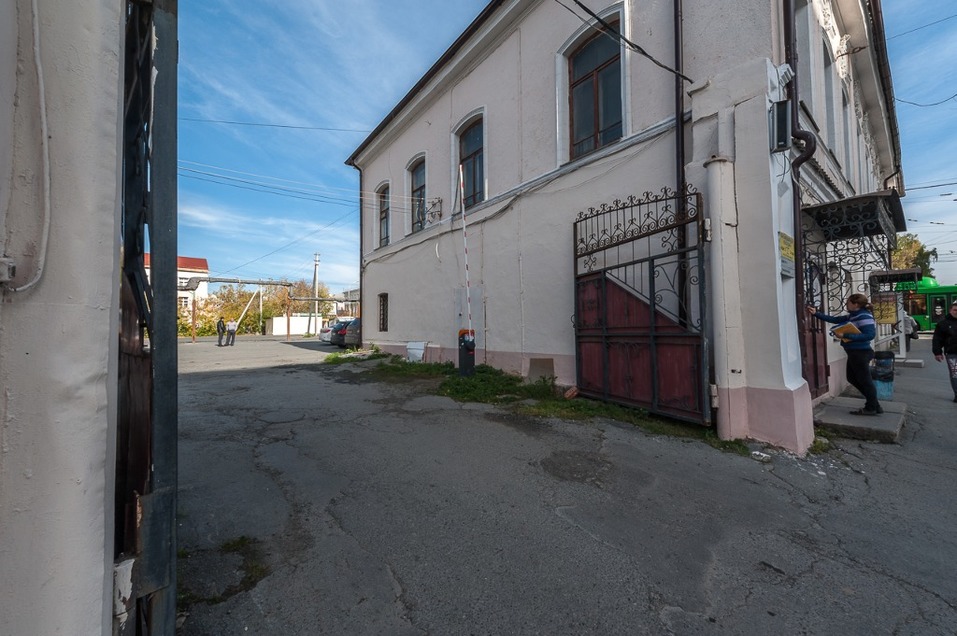В Екатеринбурге продают два старинных особняка за четверть миллиарда рублей 2 В Екатеринбурге продают два старинных особняка за четверть миллиарда рублей 2
