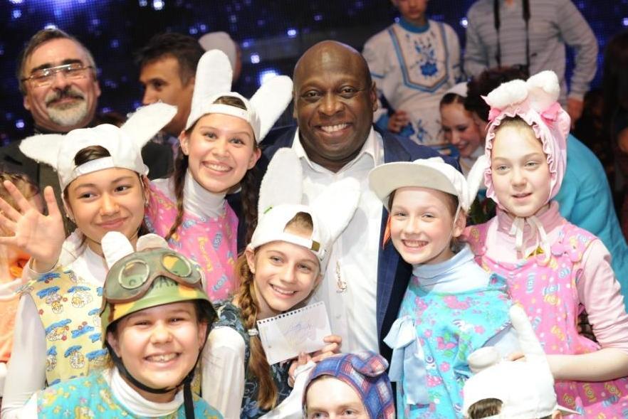 Чарли Армстронг выступит на благотворительном салоне в Челябинске 3 Чарли Армстронг выступит на благотворительном салоне в Челябинске 3