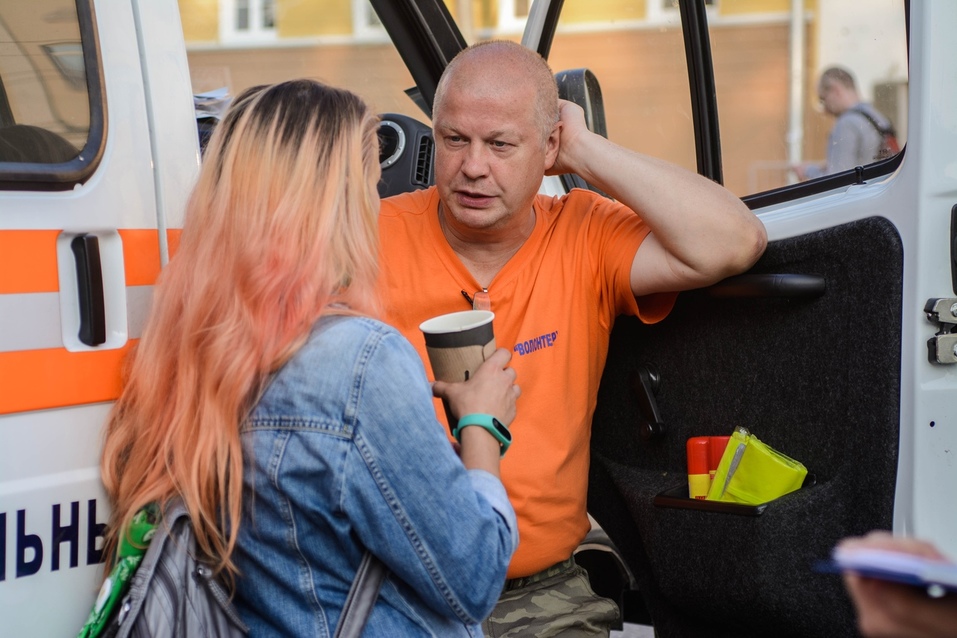 Романтика, помощь людям или бизнес? Почему добровольцы приходят в отряд «Волонтер»
2 Романтика, помощь людям или бизнес? Почему добровольцы приходят в отряд «Волонтер»
2