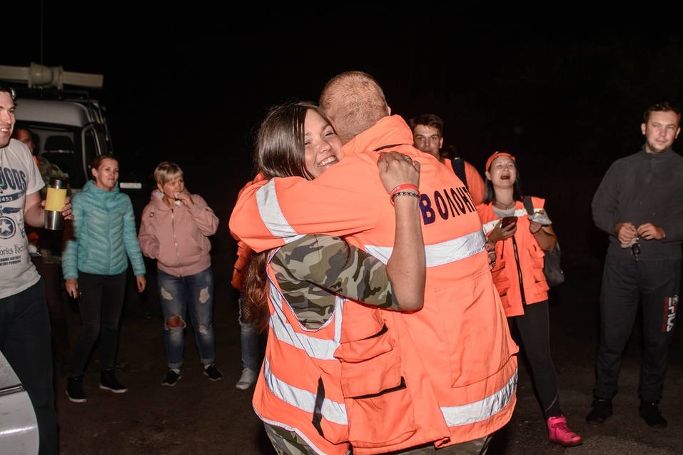 Романтика, помощь людям или бизнес? Почему добровольцы приходят в отряд «Волонтер»
9 Романтика, помощь людям или бизнес? Почему добровольцы приходят в отряд «Волонтер»
9