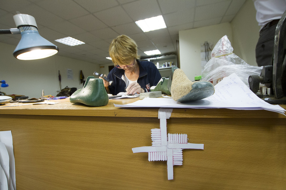 «Какие оксфорды? Наши мужчины до сих пор носят туфли. Спасибо, хоть не с костюмом «Адидас» 5 «Какие оксфорды? Наши мужчины до сих пор носят туфли. Спасибо, хоть не с костюмом «Адидас» 5