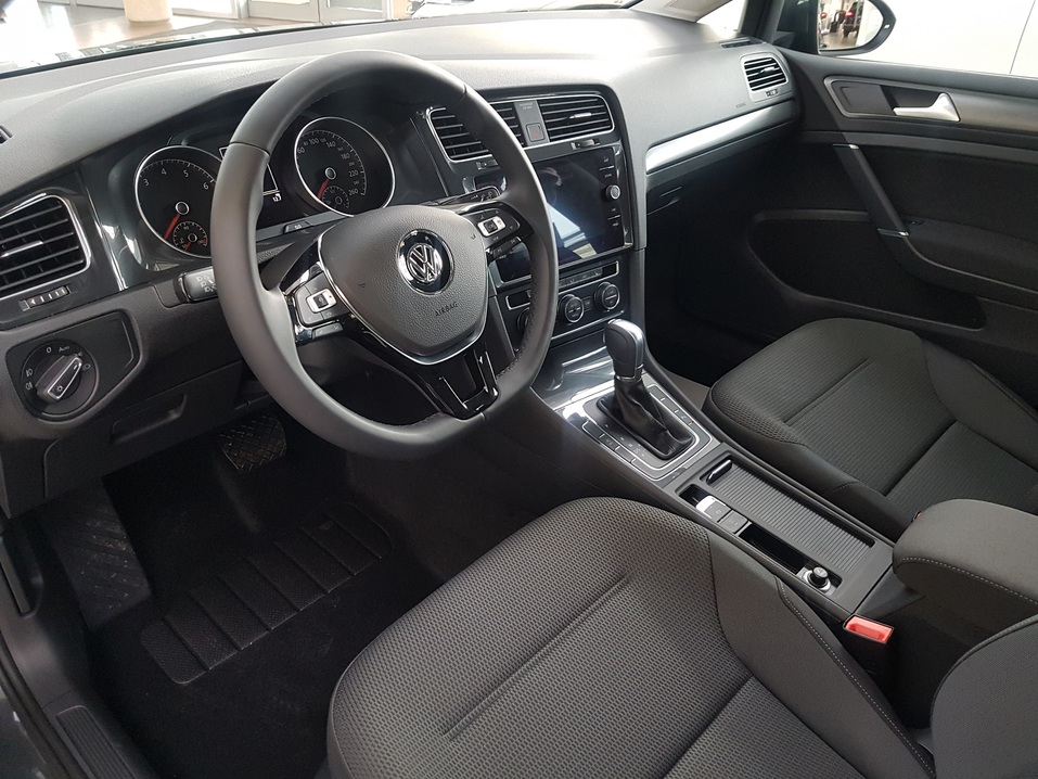 Volkswagen Golf – возвращение легенды. Уже в «Автоцентре Керг» 8 Volkswagen Golf – возвращение легенды. Уже в «Автоцентре Керг» 8