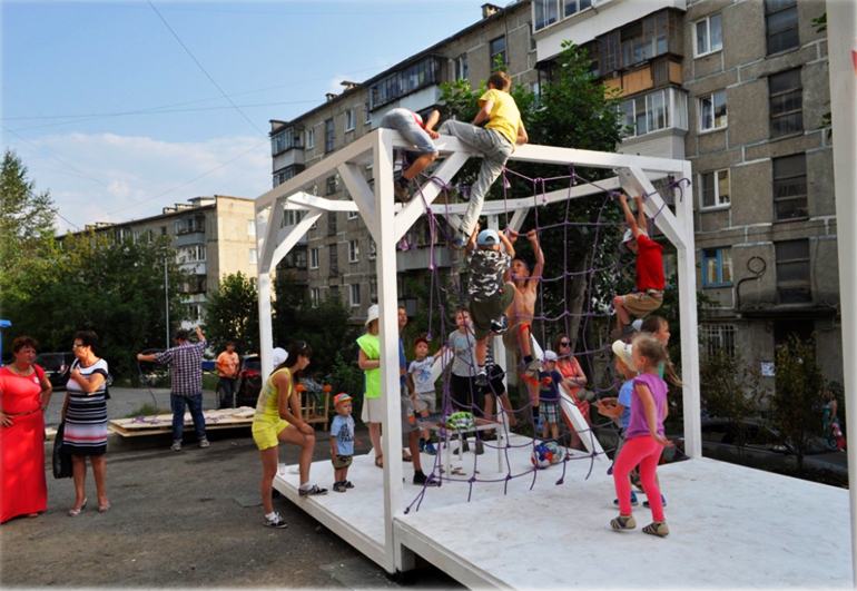 Разрисованные многоэтажки в Челябинской области оценили минстрое России 4 Разрисованные многоэтажки в Челябинской области оценили минстрое России 4