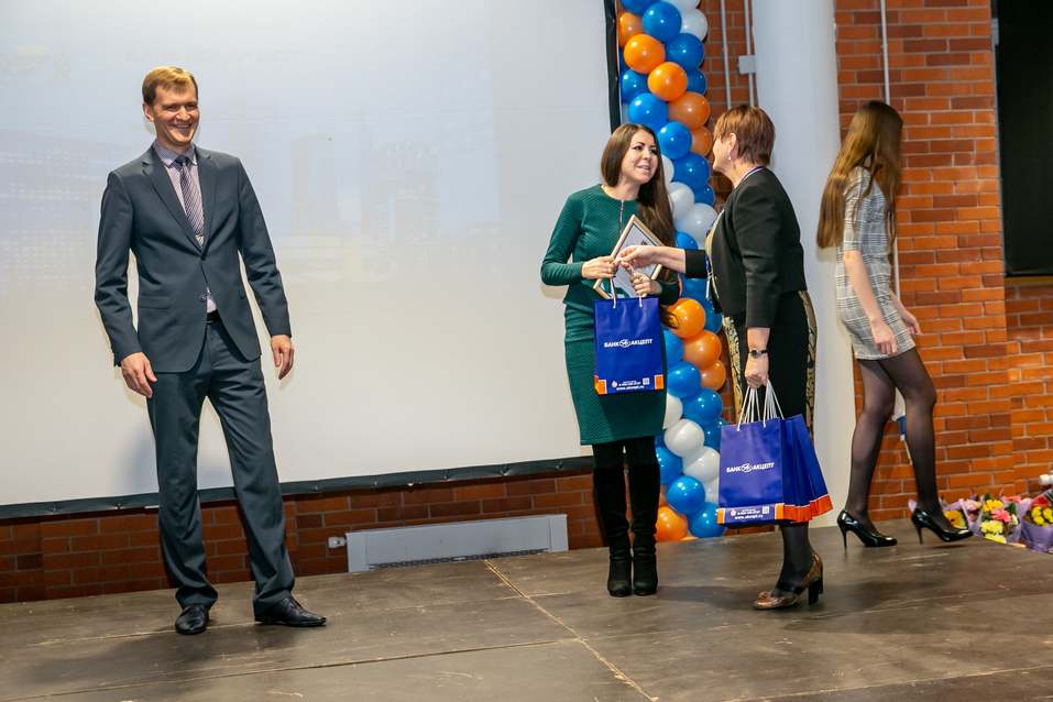 Награждены лучшие малые предприятия Новосибирска
6 Награждены лучшие малые предприятия Новосибирска
6