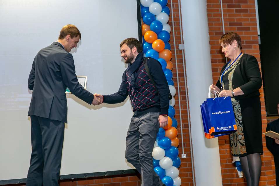 Награждены лучшие малые предприятия Новосибирска
15 Награждены лучшие малые предприятия Новосибирска
15