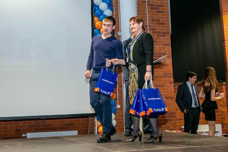 Награждены лучшие малые предприятия Новосибирска
21 Награждены лучшие малые предприятия Новосибирска
21