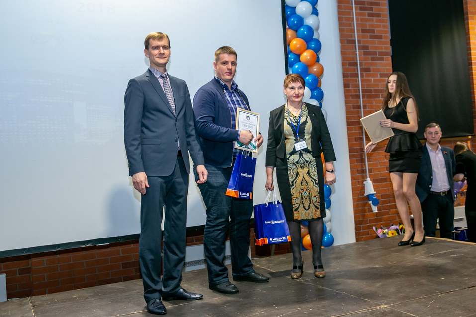 Награждены лучшие малые предприятия Новосибирска
33 Награждены лучшие малые предприятия Новосибирска
33