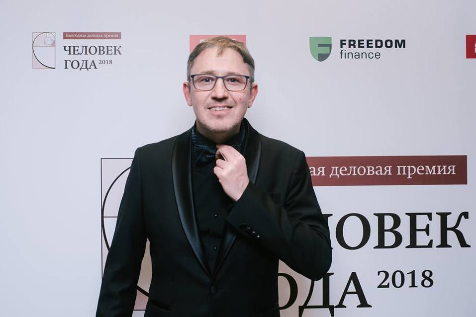 «Почти Black tie». Каким трендам следовали гости премии «Человек года — 2018» / ФОТО 5 «Почти Black tie». Каким трендам следовали гости премии «Человек года — 2018» / ФОТО 5